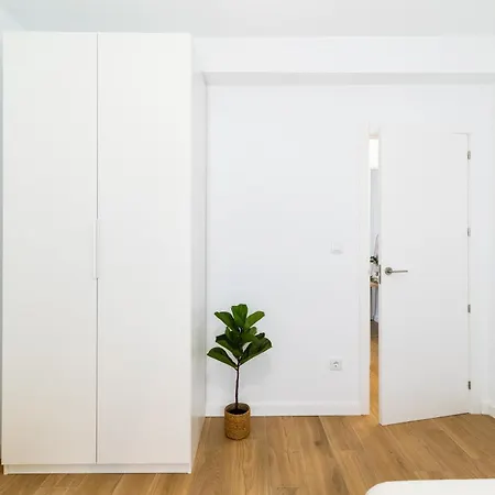 Centro Y Confort: Junto A Corte Ingles