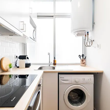 Centro Y Confort: Junto A Corte Ingles דירה