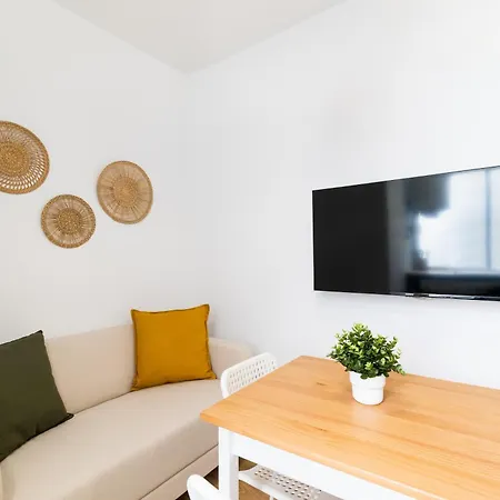 Apartment Centro Y Confort: Junto A Corte Ingles *