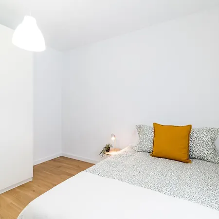 Apartment Centro Y Confort: Junto A Corte Ingles *