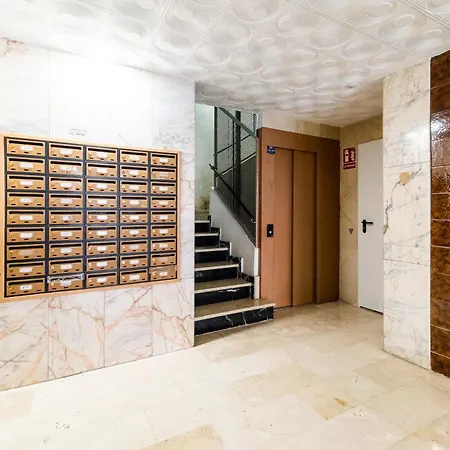 Apartment Centro Y Confort: Junto A Corte Ingles
