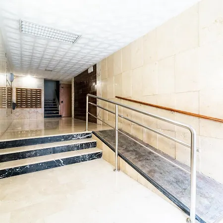 Apartment Centro Y Confort: Junto A Corte Ingles *
